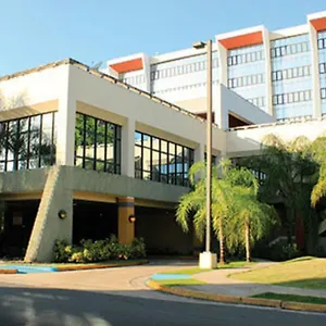 Hotel Howard Johnson By Wyndham Centro Cardiovascular ***